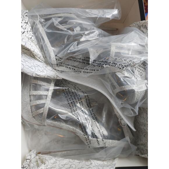 Adrianna Papell Saida Heels Sandals Net Sz 9.5 Silver Open Toe New in Box - Picture 4 of 6